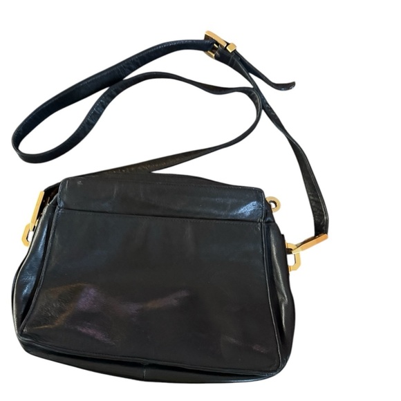 Perlina Black Shoulder Bag with Adjustable Strap and Zipper Closure - Picture 10 of 10